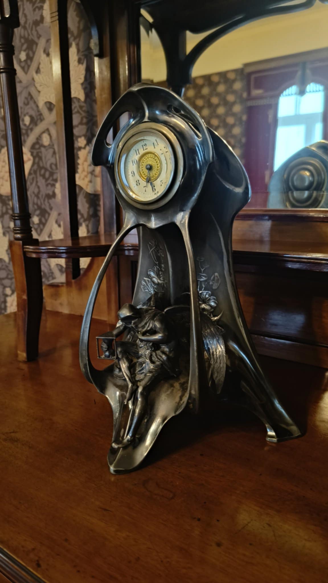 Why Online Valuations and “AI Price Checks” Fail in Art and Antiques – The Limits of Algorithms in a World of Unique Objects