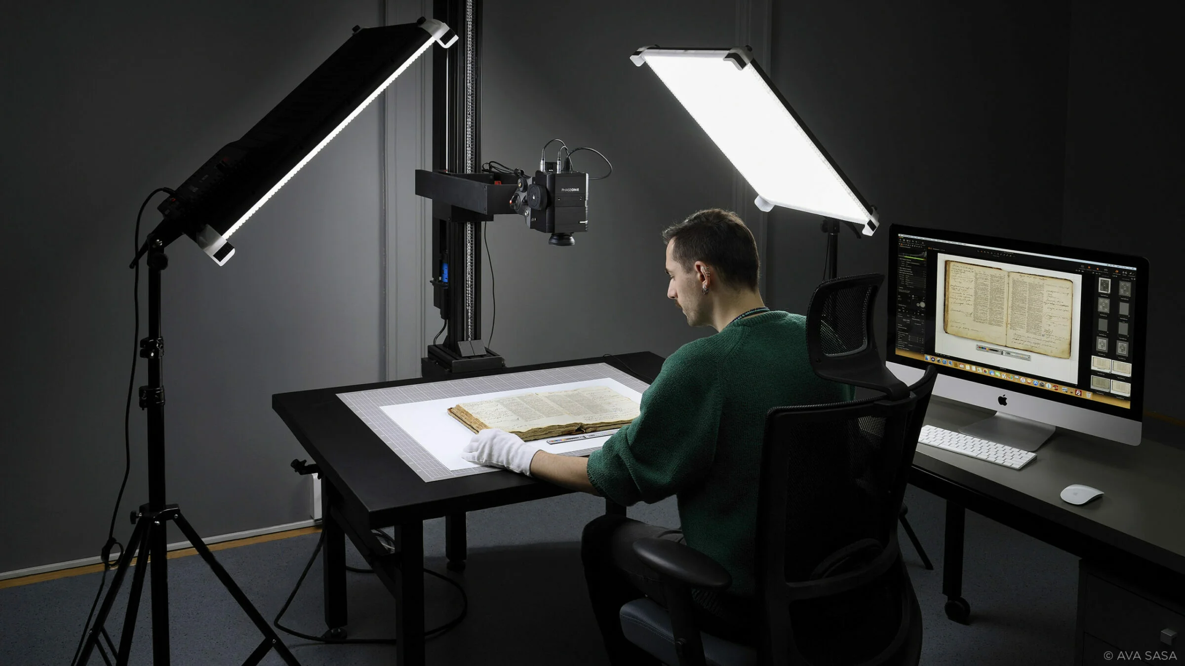 Objects that endured: collecting as a form of heritage protection